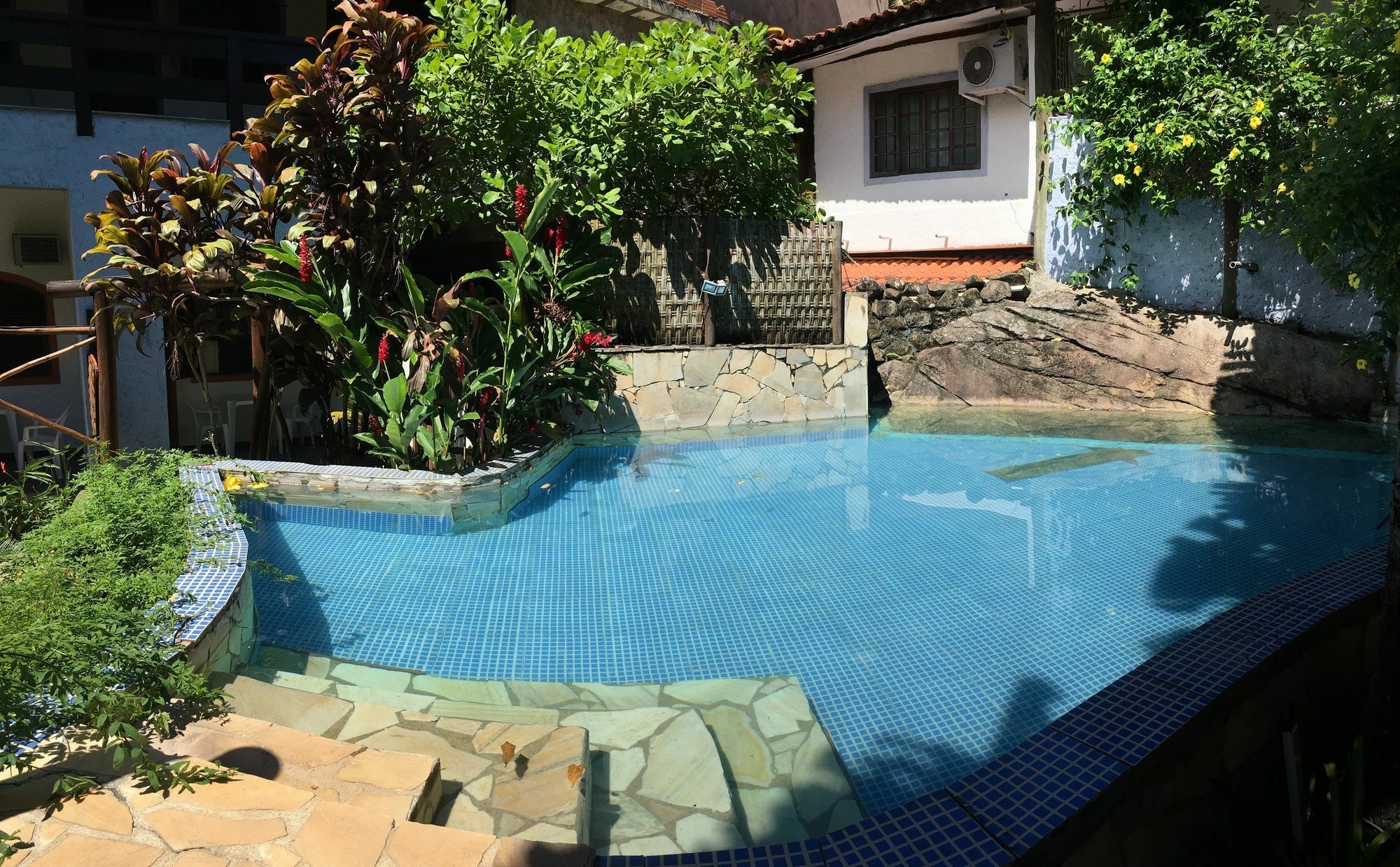 Velinn Feiticeira Inn Ilhabela